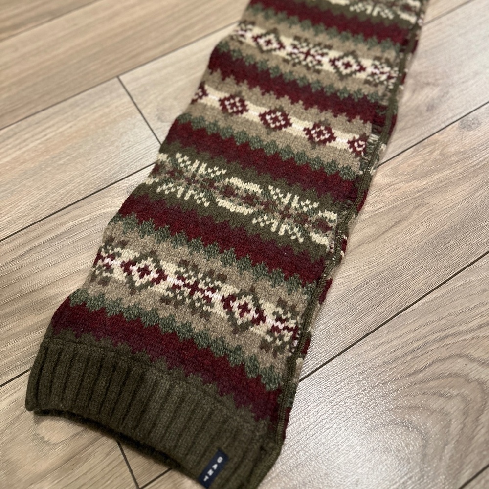 GANT scarf